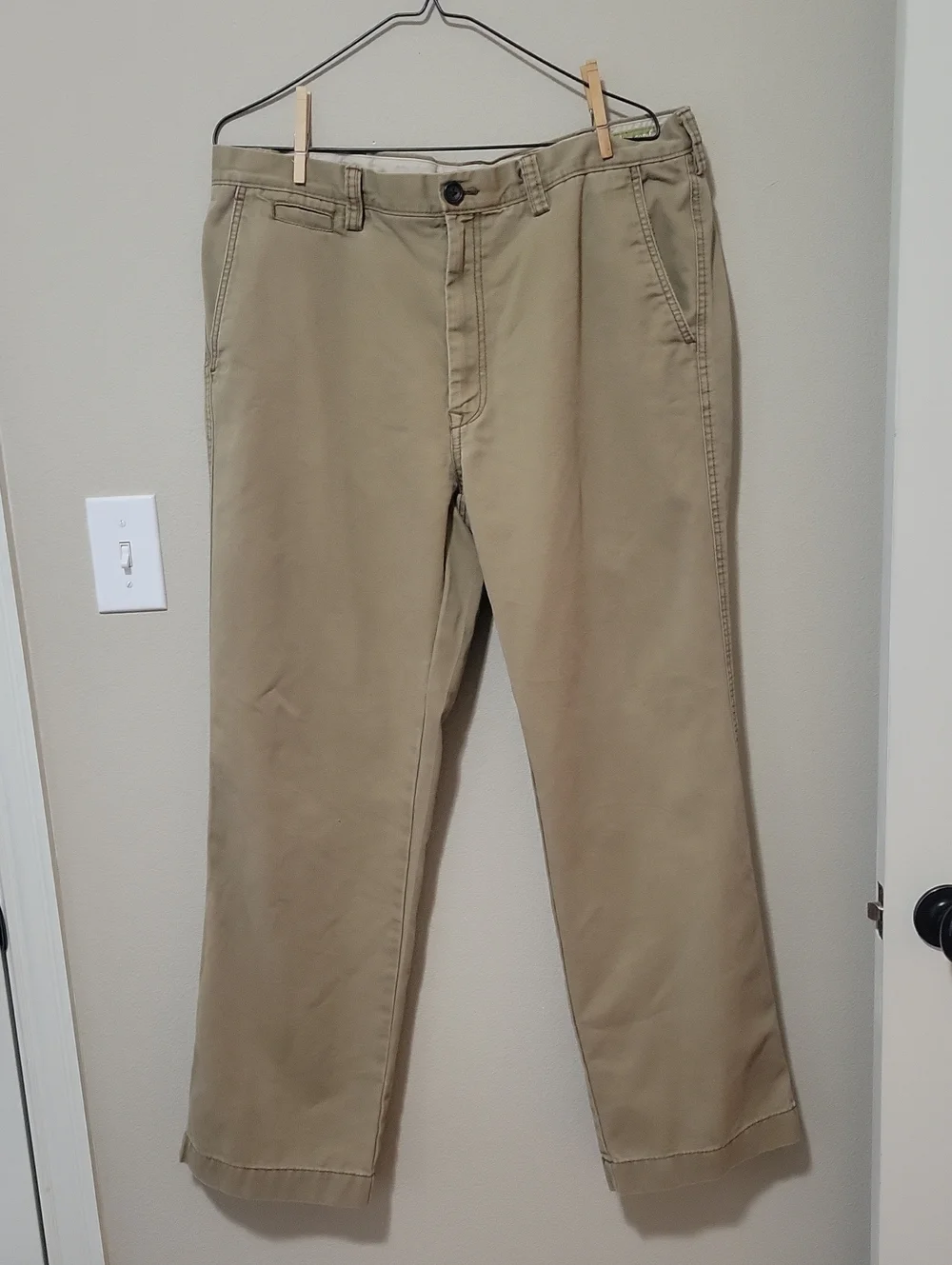 Haggar Men's Tan Chino Pants